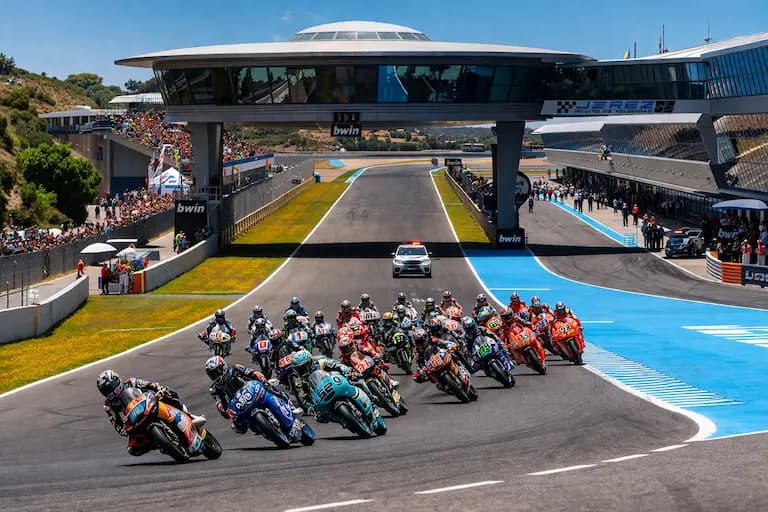MotoGP race action at Circuito de Jerez